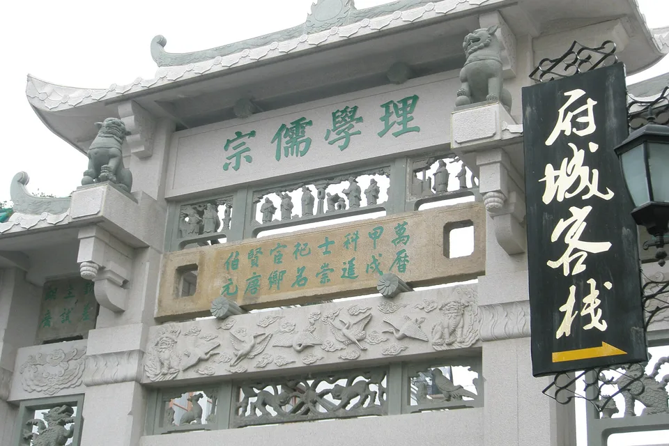 来中国请导游：持证导游与包车讲解怎么订 1