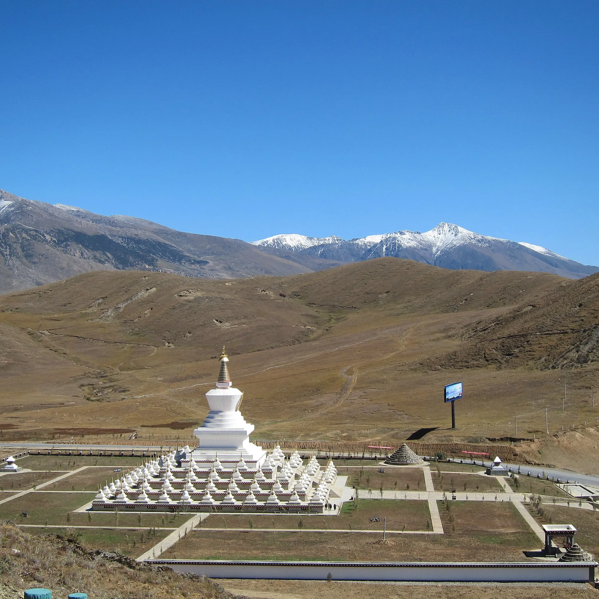 10月最佳旅行地：北京红叶与稻城亚丁封面
