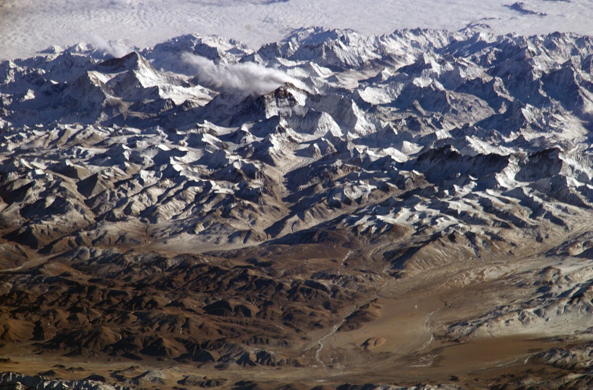 雪山与峡谷，徒步路上的壮阔风景