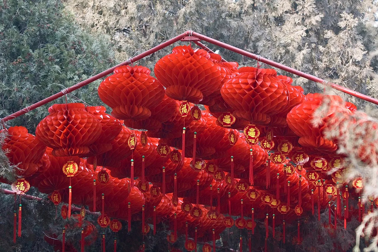 北京春节庙会去哪：皇城年味与避峰