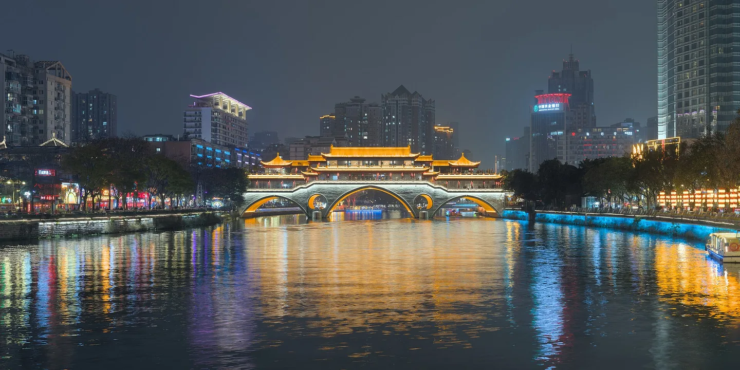成都春熙路夜景与节庆灯光