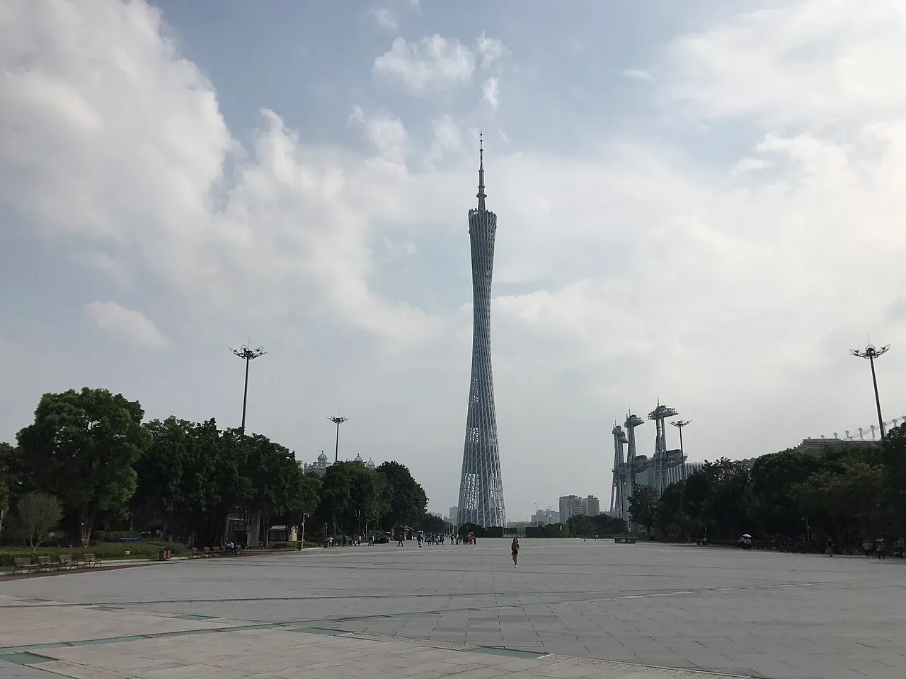 广东文创伴手礼：醒狮、石湾陶与广彩纹样怎么选 2