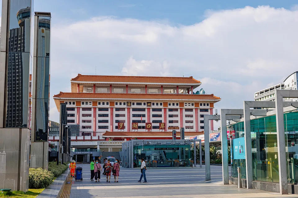 从美国申请中国旅游签证：流程、材料与代办怎么选封面