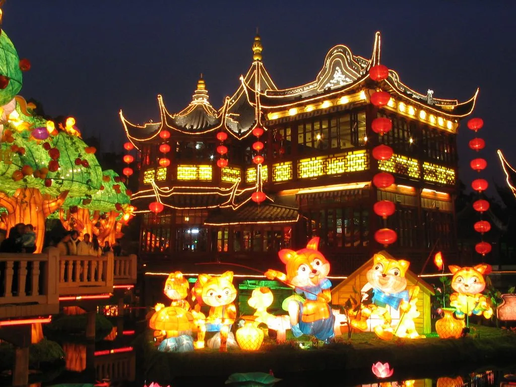 上海豫园灯会与城市春节：怎么玩到点上